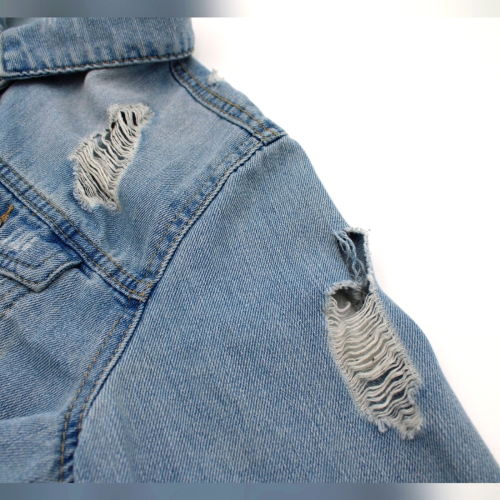 Cropped Distressed Denim Jacket (M) - Picture 2 of 5